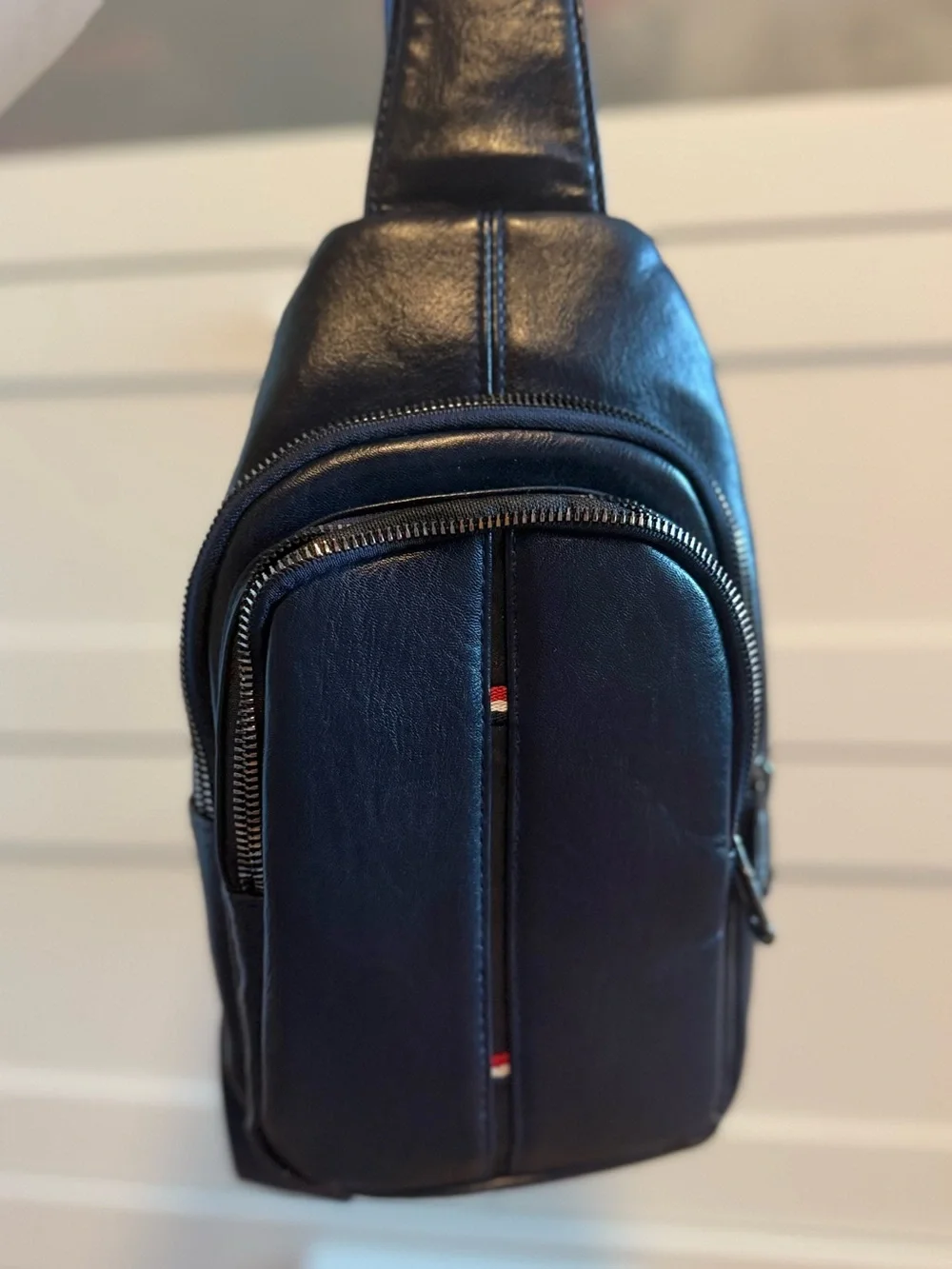 Tommy Hillfigure Men's Black Leather Sling Bag - Compact Everyday Carry